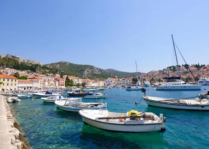 In Hvar With Sea View, Balcony, Air Conditioning, Wi-fi Gasthuis 3*